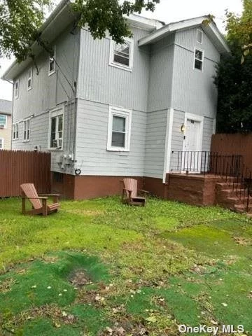 Spacious and bright 1st floor 1 bedroom apartment with office. New appliances and plenty of charm throughout! Close to all transportation and shopping. Tenant Pays only Electric and Cable. Washer/Dryer is available. N/S, N/P