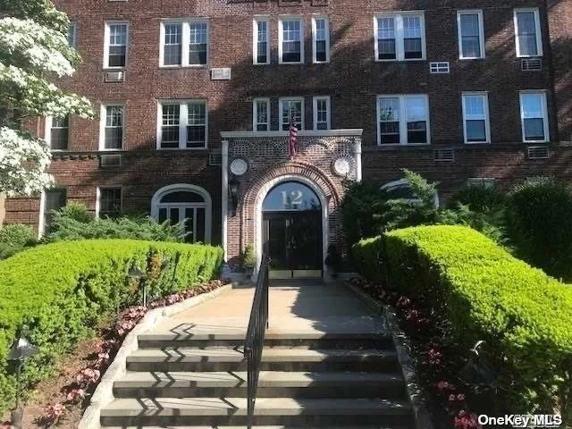 LR/DR, EIK, 2 Bedrooms, Laundry in building, off street parking,