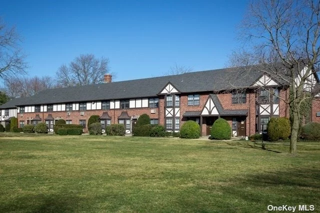 Lovely courtyards.Tudor architecture.Tennis.Path to Belmont State Park.Shaker-style kit/bth cabinets.Quartz ctrtop/backsplash/plank tile flr/gray carpet.Gray paint. Frmls shwr drs.subway tile bth/quartz vanity/basketweave flr tile.Hi-hats.Ceil fans.Whirlpool gold stls.stl.appl.Terrace.Nr LIRR So.St.Pkwy.Rte231/DeerPark Ave.LIE495. Prices/policies may change w/o notice.