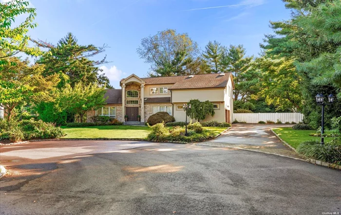 Welcome to 3 Pond Ridge Road in Woodbury, NY! This spacious home features 4 bedrooms, with the 4th bedroom on the first floor currently set up as an office, plus a loft area upstairs that can be converted into a 5th bedroom. You&rsquo;ll find 3 full and one half bathrooms, a finished partial basement featuring a wet bar and half bath, all spread out over 3, 323 square feet of living space. The two-story entryway makes a great first impression, and the eat-in kitchen comes with beautiful granite countertops and tons of counter space for prepping. The property sits on a generous 26, 951 square-foot lot, offering plenty of room to enjoy both indoors and out. The home boasts natural gas for heating. Come check out 3 Pond Ridge Road and see what makes it so special!