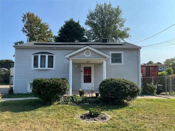 Living room, kitchen, three bedrooms, one full bath. Utilities not included. Outside porch. Street parking, landlord takes care of lawn and snow removal. Close to train stations, parks, and stores