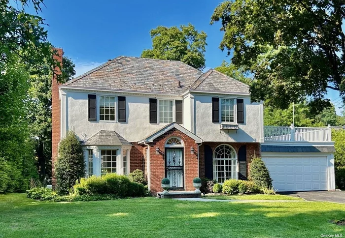 Beautiful Center Hall Colonial located in South Strathmore featuring 3 bedrooms, 2.5 baths, family room, kitchen w/breakfast nook, living room, formal dining room, and hardwood floors throughout. 2-car garage w/electric charger & private rear yard. Close to Munsey Park Elementary School and Americana Shopping. Convenient to all. Small pet.