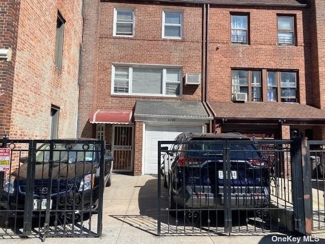 Conveniently located 2 Family house. First floor: 2 room studio, Second and Third Floor: 3 Bedroom duplex. Close to schools, shopping and public transportation. Don&rsquo;t miss out!