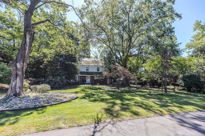 A classic Walter Uhl colonial located in the Country Club section of Flower Hill. This home has been in the same family for generations, and is a great project for someone who wants to bring the house back to its lovely bones! Just shy of .5 acres on a flat and private lot, with privacy and tranquility. This home is being sold As Is. Salem Elementary, PW Schools.