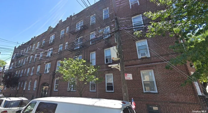 35 Units Building for Sale. 22 (1) bedrooms, 9 (2) Bedrooms and 4 (studio&rsquo;s). 14 Apartments Free Market. Corner building. Excellent condition. 14 Apartments Renovated. Near transportations and near major highways (Grand Central, Queens blvd, and Long Island Expressway).