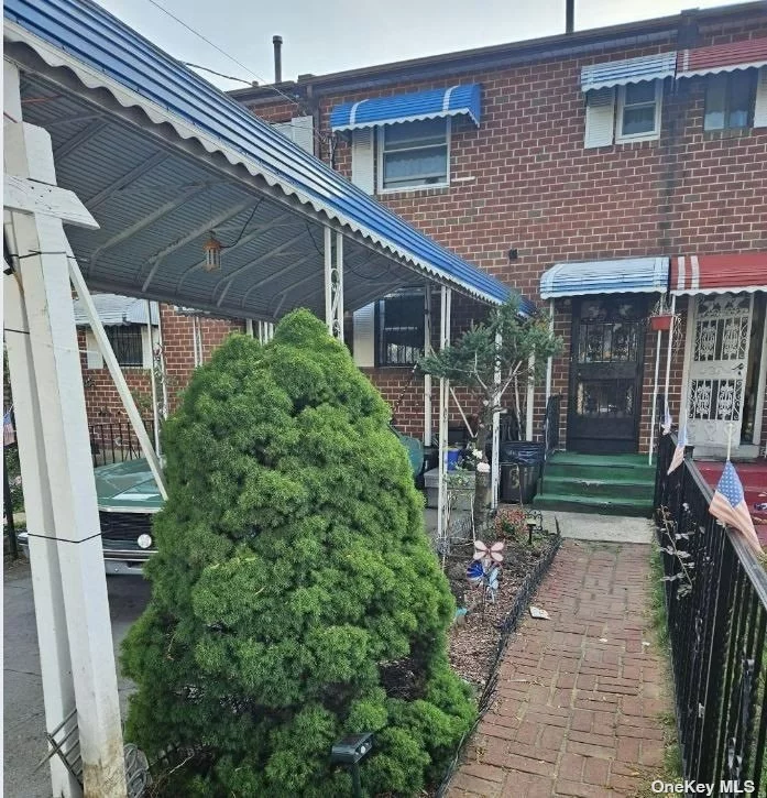 Beautiful single family home in Brooklyn just hit the market. Featuring living room, formal dining room 3 bedrooms 1.5 bathrooms. boasting newer double pane windows, Stove, less than 5 years old hardwood floors, and a full finished basement. Enjoy no hassle parking with the 2 car covered carport. This home provides privacy and a beautiful backyard.