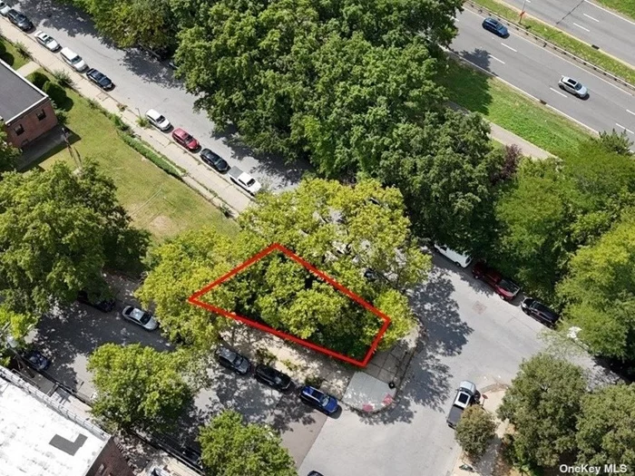 Immediate Sale Ordered: Vacant Bronx Lot: Bidding opens 9/30 at 11:00 am & Ends 10/2 at 11:00 (appx). The listing price of $25, 000 represents the minimum Bid Amount (the property will be sold regardless of price at $25, 000 or higher) sold as-is, subject to a 10% buyer&rsquo;s premium. Please conduct due diligence as the property sells as-is and the information provided is not guaranteed to be accurate.