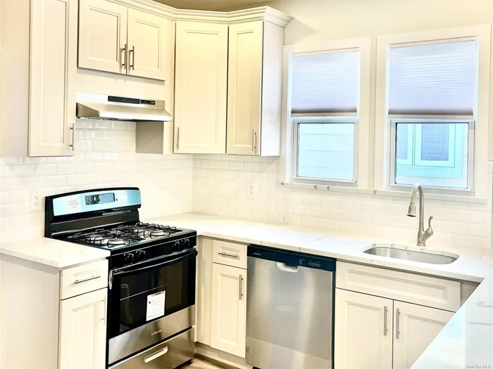 Lovely renovated 3 bedroom/ 2 bath apt on 2nd floor. Tenant pays all utilities. Nearest subway station is the M train which stops at the metropolitan avenue-Middle Village station.