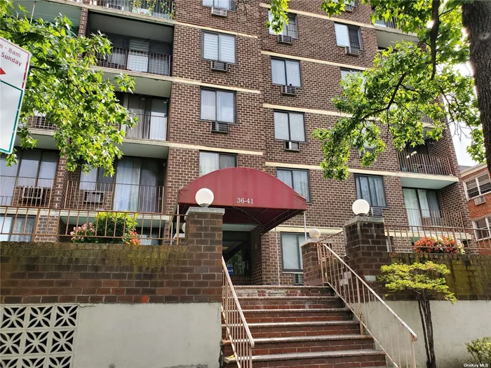 Location, Location!!! Busy Downtown Commercial District, 2 Bed & Living Room w/Balcony, Hardwood Floor, Quiet East View, Located 5th Floor Elivated Building, 1 Assigned Indoor Parking Spot, Low Common Charge & Property Taxes, Heating, Cooking Gas & Water Included, Move in Condition