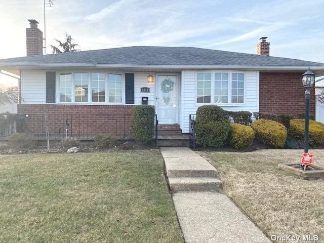 Beautiful 3BR/1BA Ranch home in the Island Trees SD. Freshly painted, hardwood floors with use of partial finished basement. Landlord pays for Gas, Water and Landscaping. Electric and Internet are tenants responsibility. All legal sources of funds are accepted.