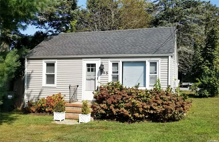 Come see this adorable freshly-prepared cottage with hideaway patio, a gorgeous sandy beach at the end of the lane, and convenient to everything North Fork.  For less than a summer rental you can rent this home yearround! Southold Permit #1202