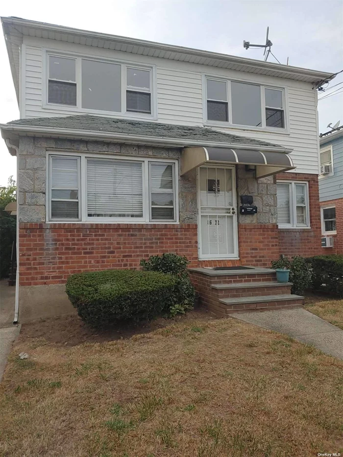 3 Bedrooms, Huge Living Room, Dinning Area, Big Kitchen, 1 Full bath, 1 Car Parking, Back yard. Excellent location, close to everything. Easy to commute to city, Buses and trains are close. Tenant pays Gas & electric. Landlord pays water.