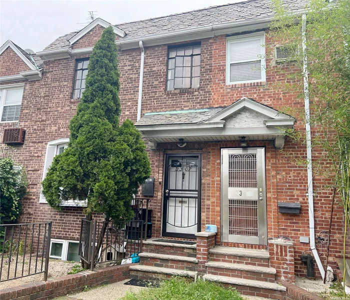 Located in the heart of Flushing, this home features 3 bedrooms and 2 bathrooms, an attached garage, and a backyard. Located on a quiet t, tree-lined street, close to all public transit and major highways, only 12 minutes to Main St 7 train station. Easy access to restaurants, shops, supermarkets, and all Downtown Flushing offers.