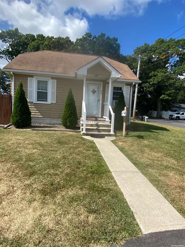 Quaint small older home with two bedrooms and one bath. FLR, FDR and kitchen. Newer laminate floors and kitchen. Fenced Back yard and some storage in garage. No basement access. Islip Schools and walking distance to LIRR. Close to downtown Islip main street and all major highways.