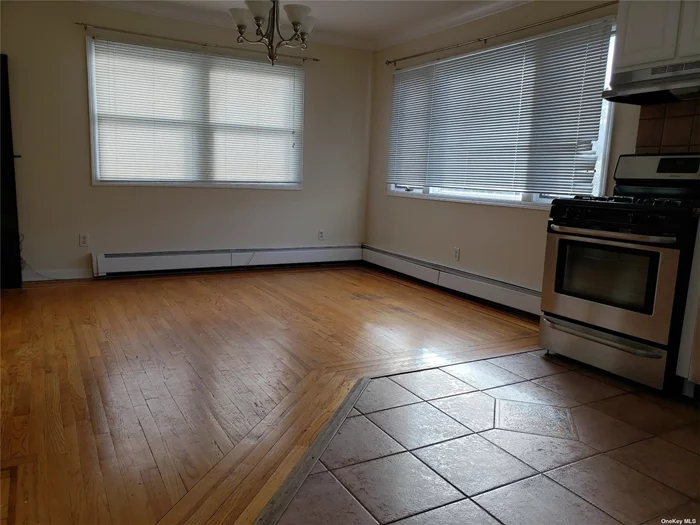 This spacious 2 Bedroom Apartment is situated in the upstairs of a lovely West Babylon home. The large and airy living room is warm and inviting. The adjourning Kitchen features gas cooking and a dishwasher. Close to all. Tenant pays electric.