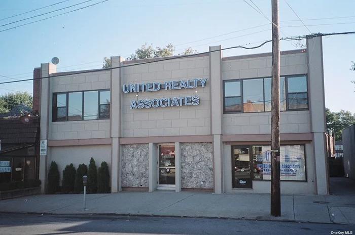 Bayside (2nd Floor) Office Space for Rent. Negotiable Lease. Space can be used for Professional Medical Office , Legal Offices or School. Near all buses. Walk to Northern Blvd and LIRR. Triple Net Lease. Taxes are $1, 775 per month. Parking available.