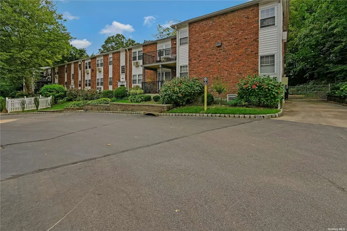 Beautiful CO OP Studio Unit in Kingswood. Newly Carpeted & Freshly painted. Kitchen with Laminate Floors and new stainless gas stove, Full Bath with Shower, Double Closets in Living area with custom half wall for privacy to accommodate a queen size bed. Laundry in Basement. Maintenance includes: Taxes, Heat, Gas, Water, Snow Removal. NO PETS