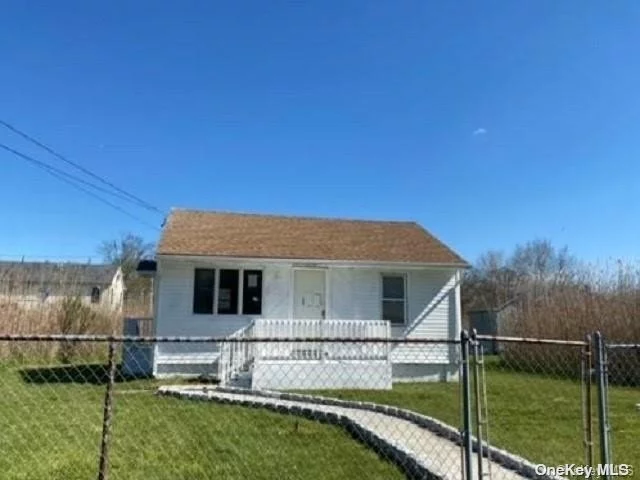 . CASH ONLY DEALS Great deal to rehab and live in . Cheaper than rent . Great for contractor to rebiild . House on quarter acre of property . Flood insurance is $1998.00 yearly .