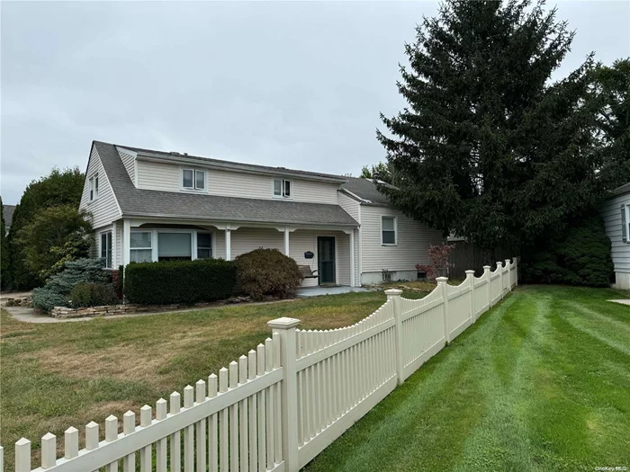 Hicksville address w/Bethpage Schools. Ideal location (just lovely), split level 2 full bath home perfect for a large or extended family (multi-level living). Front porch, updated kitchen, fenced yard, split ductless AC units. This home has enormous potential, it is being sold as is needs tlc., Additional information: Appearance:Excellent, Interior Features:Guest Quarters, Lr/Dr, Separate Hotwater Heater:Y