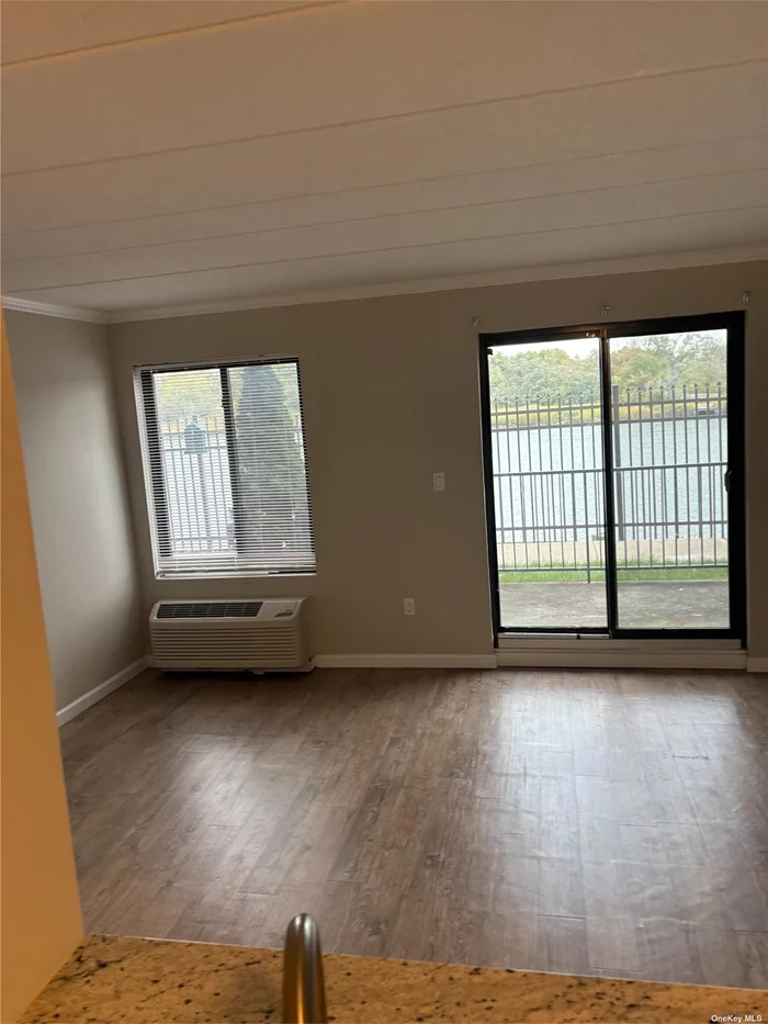 Nice renovated studio, EIK with stainless steel appliances, full bath and assigned parking. Washer & dryer in the building. Access to pool. Water view.