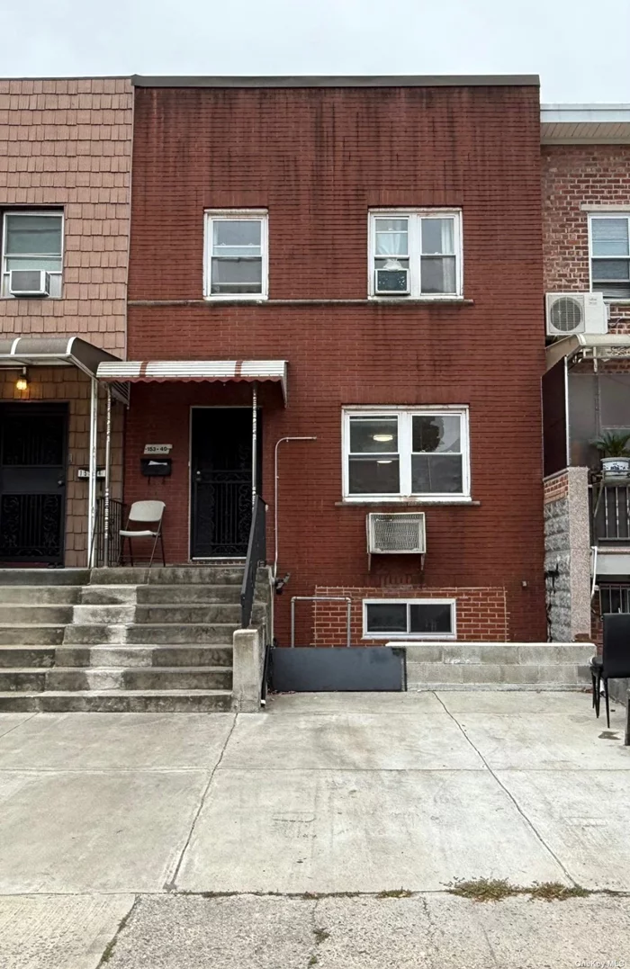 Beautiful solid brick townhouse in a prime Flushing location, boasting hardwood floors, 3 generous bedrooms, 2.5 bathrooms, a formal dining room. includes a finished basement with a separate outdoor entrance , private parking space and gas heating, This opportunity won&rsquo;t last long.