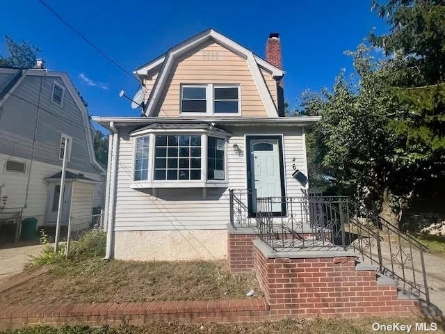 Location , Location, Location, Nice Size Single family home features 3 Bedroom, 1.5 Bath, Unfinished basement. This Colonial Features Hardwood Floors, Fence, Private Yard, Rear Patio, walking distance to all amenities. Don&rsquo;t miss the opportunity to own this home.