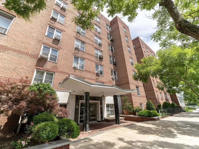 Spacious Jr4/2bedroom Co-op in one of well maintained Co-op building in the heart of Forest Hills. The unit is located is on 6th floor, 956 sqft, Jr4 Converted To 2 Bdrm . Live- in super attendant, laundry, indoor garage. Sun-drenched, beautiful hardwood floors, high ceiling, kitchen with window, tiled bathroom. Close to M/R subway, mall, shops and restaurants.