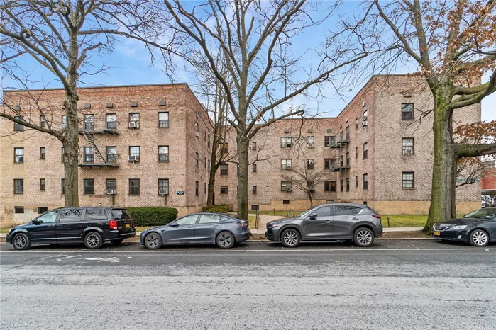 Beautiful and move-in ready. In the heart of Kew Garden Hills. Near supermarket, bank, coffee shop. Local bus to Express E/F train Q20, Q44, Q46. Manhattan Express bus MQ1, 5, 6, 7, 31, 35, 36. Flip tax is 2% pay by buyer.