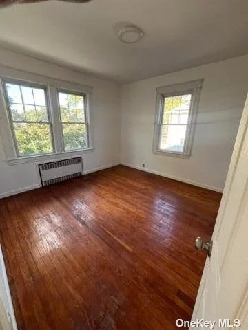 This spacious second-floor apartment offers 3 bright bedrooms, 1 modern bathroom, and a living and dining area. The unit features hardwood floors throughout, a fully equipped kitchen with updated appliances, and plenty of natural light. Located in a quiet, residential neighborhood with easy access to public transportation, schools, parks, and local amenities.