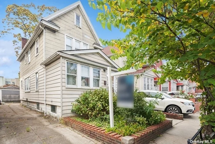 This Detached 1, 588 sq ft home features 3 bedroom, 1.5 baths home w detached garage and PARKING is Located in the heart of Woodside, Queens, this single family home has incredible potential! Only 15 minutes to Manhattan near all major highways GCP, BQE & LIE. LIRR, 7 train -LGA 15MIN, JFK 35MIN. buses to LGA airport at 61st Roosevelt Av. HURRY!!! WON&rsquo;T LAST!!!