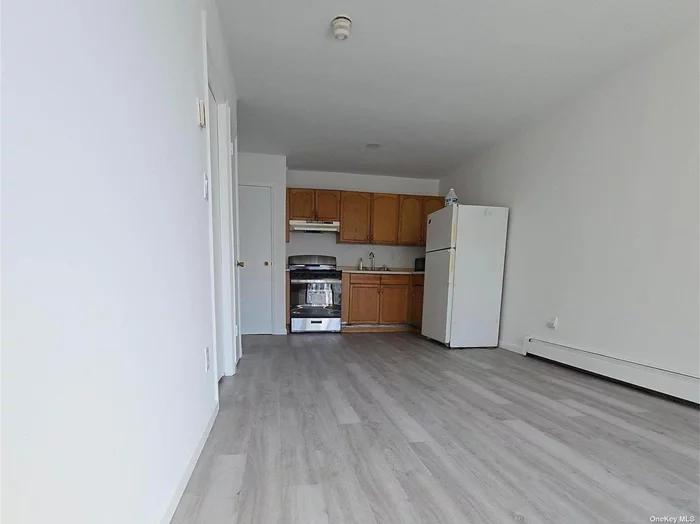 Prime Location, Newly Renovated 1 BR, 1 Bath, 3rd floor, New Bathroom, New Floor, Fresh Paint, and New Oven in Kitchen. Heating Including, Located in convenient location near to Queens Center Mall, Subways, Bus and Restaurants. Rare Find.