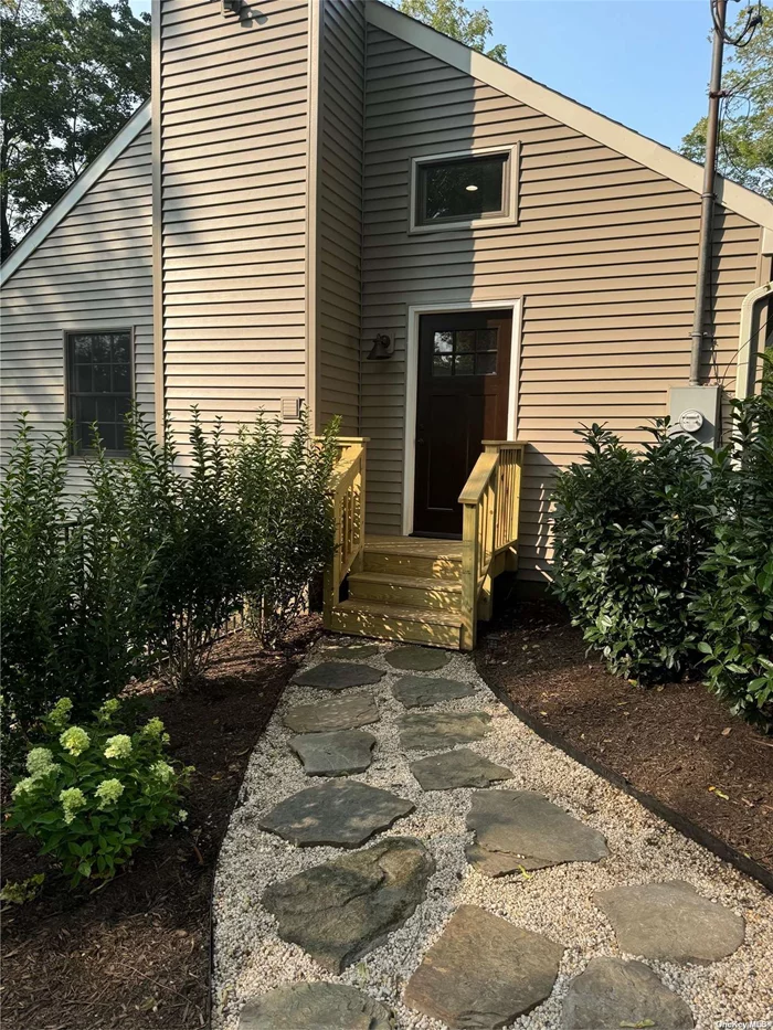 Newly renovated, cozy one bedroom apartment located on a quiet street in the heart of Centerport! Brand new kitchen featuring quartz countertops, stainless steel appliances and walk-in closet/pantry for storage. Private entrance pathway leading to apartment with new landscaping. All utilities included except cable. Convenient location just minutes to shops, restaurants, beaches and LIRR.