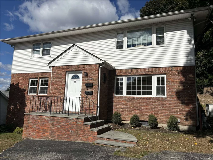 Lovely 2 bedroom 1bath in the heart of Oyster Bay. Recently renovated kitchen and bathroom. Hardwood floors throughout. Close to town, shopping, LIRR, and beaches.