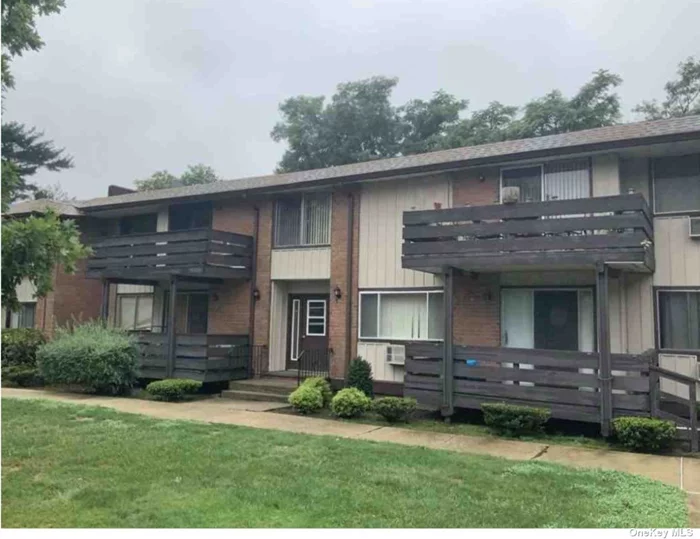 Great one bedroom condo in a wonderful complex! Come schedule your showing and don&rsquo;t miss out! Priced to sell! Short sale subject to third party approval.