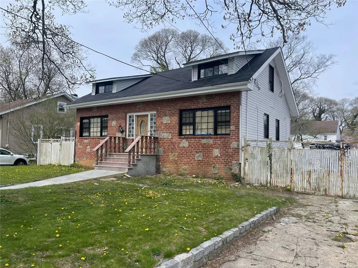 All info is deemed reliable but not guaranteed. All offers are in writing and accompanied by a preapproved mortgage letter or proof of funds. Can be a possible Mother/ Daughter with proper permits. Possible 4-5 Bedroom.