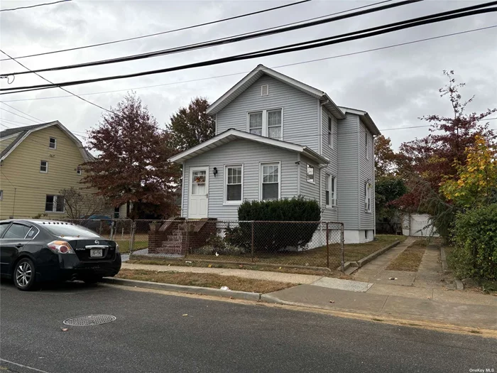 Colonial style property with 5 bedrooms 2 full baths full basement 1 car detached garage. Great Real Estate Investment for potential expansion Property is 80x100