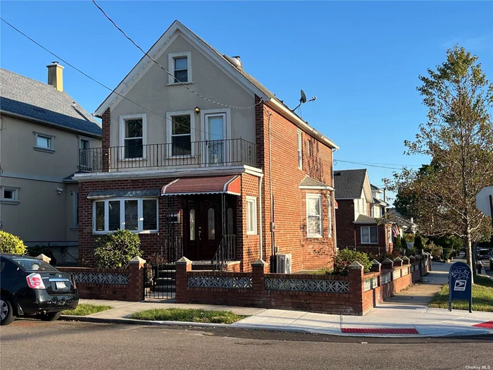 Beautiful brick single family in the heart of Whitestone, There are 3 large size of bedrooms on the second floor. large living room, nice size of balcony, young hot water tank and heat boiler. low property taxes, close to shops, bus stops. sold AS IS. buyers should verify all information independently.