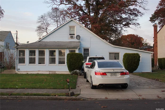 Cozy three-bedroom house on a dead-end private street with living room dining room combo a den and a wraparound porch in the front. Part finished basement with lots of storage Two to four car private driveway for parking available December 1st, 2024