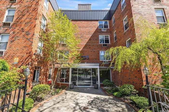 Light & lovely-move in ready, freshly painted 1 bedroom, 1 bath. Faces grassed backyard, elevator, live in super. On floor laundry. Indoor garage parking. Beautiful lobby, Parkwood Pool Ice Skating & Tennis. Close to all Great Neck Parks including Steppingstone Park. Located near Northern Blvd, Close to LIRR, Town & Buses