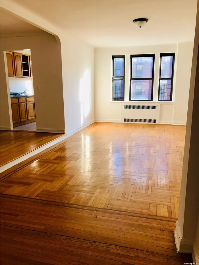 Spacious and bright , corner unit on 3rd floor. Gutted out renovation was done only few years back. Still feels brand new! Conveniently located. Close to bus Q49, Q33, Q32 and #7 train, schools, library, shops, bakeries and coffee shops like starbucks and many more!!!