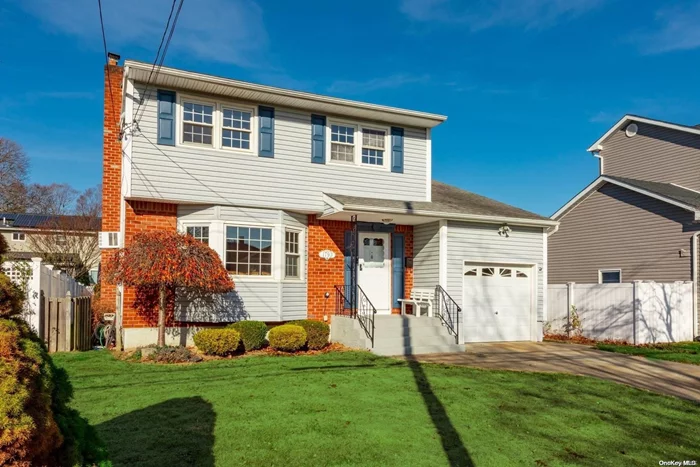 Welcome to this well maintained, Sun-Filled, one owner Colonial home. Freshly painted interior that boasts 3 generously sized Bedrooms. This home has Hardwood Floors throughout, an Eat-in Kitchen, a Dining room with Sliding Doors that open to a large walkout Trex Deck, and a Den with a Cozy Fireplace just off the kitchen that has Spacious Half Bath, and outside access. This home also has a Large one car garage with room for storage, a Full unfinished Basement with Laundry area, Slop Sink, Workbench and New Furnace. There is also a walk-in attic above the garage. A MUST SEE READY TO MOVE IN HOME., Additional information: Appearance:Diamond