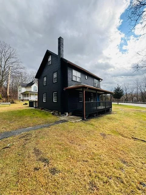 Situated in Chester in the Washingtonville school district is this recently renovated threebedroom-one and a half bath home rental. The eat-in kitchen features granitecountertops and marble tiled flooring. The master bedroom on the second level has awalk-in closet, two additional bedrooms on this level and also consists of the laundryarea complete with washer/dryer. Spacious deck for outdoor dining and leisure. Closeproximity to park-n-ride train/bus services, highway, endless area shopping includingWoodbury Common Premium Outlets, casual/fine dining, parks, area activities and somuch more. Experience all that the breathtaking Hudson Valley has to offer and explore.Please schedule your showing today. Thank you.