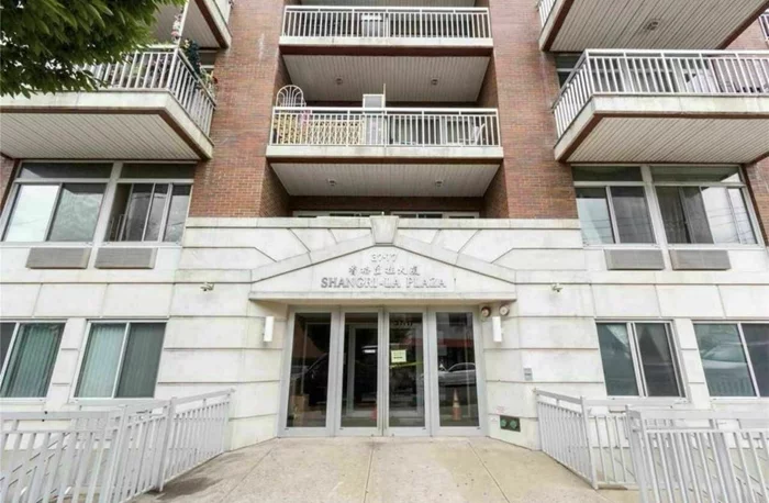 2 bed 2 bath apartment in Corona. Only 2 min walk to the 7 train station. Near the bus station, school, and supermarket. Only 30 min walk to Flushing. Ideal for investment or personal residence. Currently has tax abatement , management fee only $267.