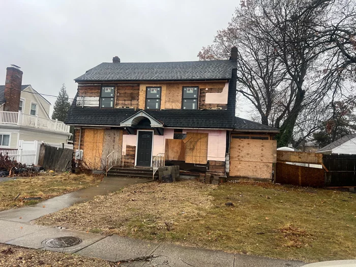 CASH OFFER ONLY.WELCOME. Good investment, great location, rough electric and plumbing is passed. New windows installed, approved plan & permit on hand.Great opportunity for investors.