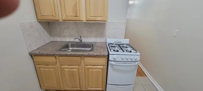 Newly Renovated Studio Apartment - Close to J Train/Public Transportation , Shopping., Additional information: Appearance:Excellent