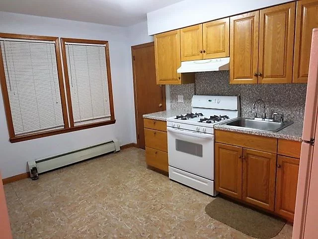 Great 1 Bedroom Apartment On First Floor. Gorgeous Full Eat In Kitchen With Gas Cooking, Over Sized Living Room, Large Bedroom And Full Bath. Plenty Of Closet Space, Bright, Sunny And Spacious. Updated and Spotless Apartment. Near All Transportation/Lirr/Laundromat And Markets. All Utilities Included! Location Location Location. Application, Income and Credit Check Required. Must See!