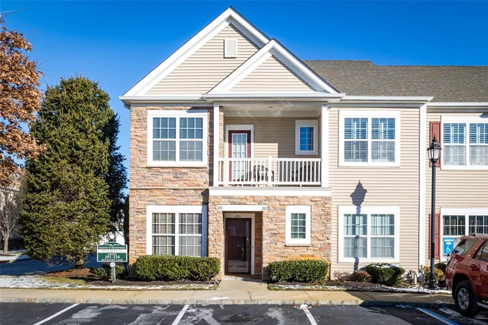 Beautiful And Much Sought After First Floor Corner Condo At The Seasons Of Massapequa. Amenities Galore In This Light And Bright Unit Featuring 2 Bedrooms 2 Full Baths, Gleaming Hardwood Floors, In Unit Washer/Dryer, Clubhouse, Pool, Fitness Center, And Game/Card Room.