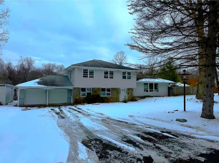 This newly renovated, charming split-level home is tucked away on a peaceful cul-de-sac in one of Wesley Hills&rsquo; most sought-after neighborhoods and is move-in ready. Highlights include gleaming hardwood floors, a generous family room, and a primary bedroom with its own en-suite bathroom. Abundant natural light fills the space, creating a warm and inviting atmosphere. Set on a spacious, level lot surrounded by picturesque views!