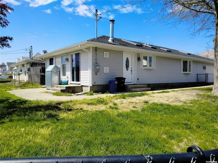 Welcome to this spacious ranch, updated in 2023 with new kitchen, new flooring 2 new baths, new above ground oil tank and mini splits for ac and heat added 2024.. New kitchen has stainless steel appliance and quartz counter top, the added beauty is the skylight and cathedral ceiling that brings so much natural light in to the home. Master bedroom is oversized to have your office or hobby space close by, on suite full bath and walk in close. This spacious home is inviting and just wash your worries away. Close to Splash park and small beach for the evening strolls and bike rides and enjoying the most amazing sunsets.., Additional information: Appearance:diamond, Green Features:Insulated Doors, Interior Features:Lr/Dr