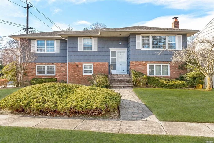 Welcome to this beautiful high ranch on a quiet cul-de-sac in Woodmere School District 15. Enjoy this lavishly appointed kosher eat in kitchen, newly renovated master bath, fenced in yard, low taxes and much more.